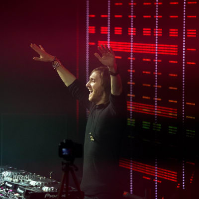 David Guetta esiintymässä Amsterdamissa vuonna 2011.