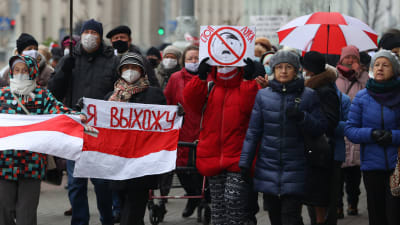Demonstration mot Aleksandr Lukasjenko i Minsk den 16 november 2020.