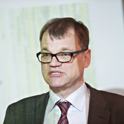 Centerns partiordförande Juha Sipilä vid partiets EU-valskampanjöppning i Helsingfors den 3 april 2014.