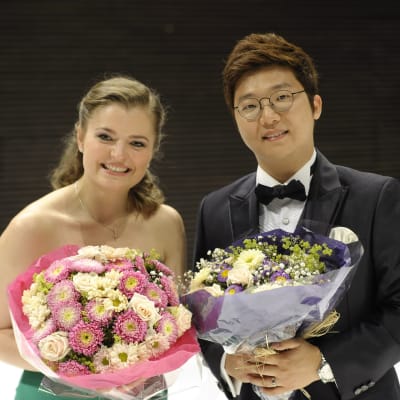 Den ukrainska sopranen Kateryna Kasper och den sydkoreanska tenoren Beomjin Kim vann Mirjam Helintävlingen 2014.