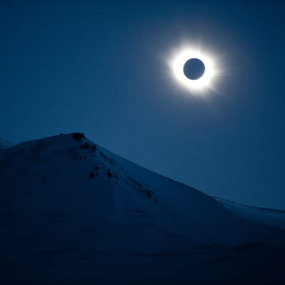 Total solförmörkelse observerad på Svalbard.