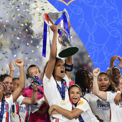 Lyon juhlii Mestareiden liigan voittoa.