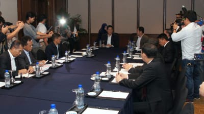 Thailand och landets största muslimska rebellgrupp BNS har inlett officiella fredsförhandlingar efter åratal av informella möten Bilden är från samtal år 2013 i Kuala Lumpur  
