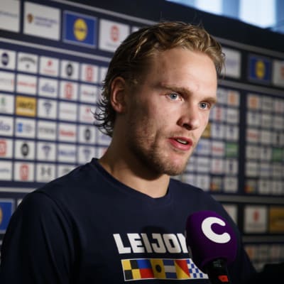 Mikko Rantanen intervjuas.