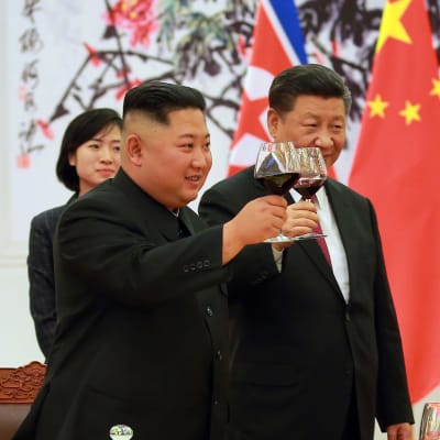 Kim Jong-Un och Xi Jinping träffades tre gånger i Kina i fjol. Dessa möten var de första sedan Kim efterträdde sin avlidne far Kim Jong-Il år 2011