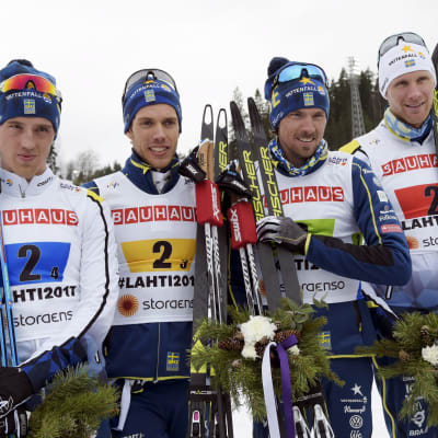 Calle Halfvarrson, Marcus Hellner, Johan Olsson och Daniel Rickardsson vann brons i herrstafetten.