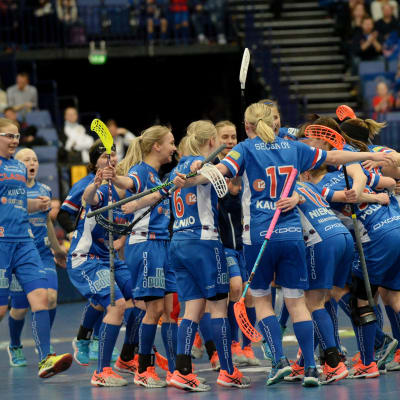 Classics spelare firar guldet i Helsingfors.