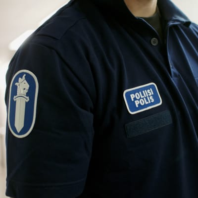 Polis i uniform