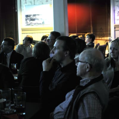 Svenska folkpartiets valvaka på club 18 i karis