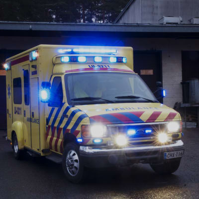 Ambulans med blinkers