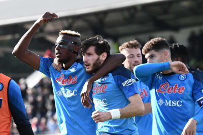 Napoli firar mål.