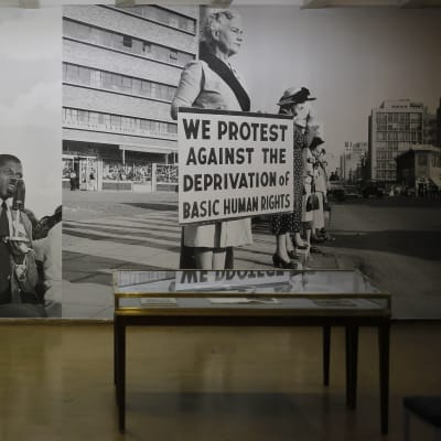 Utställning om apartheid i Sydafrika
