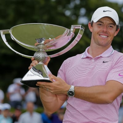 Rory McIlroy med pokalen.