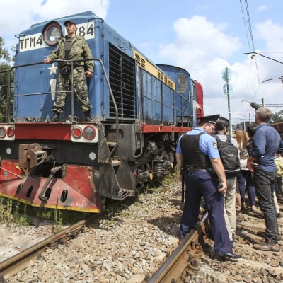 Tåget med flygolycksoffer anländer till Charkiv.
