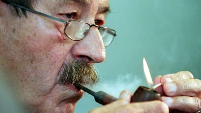 Den eviga piprökaren Günter Grass