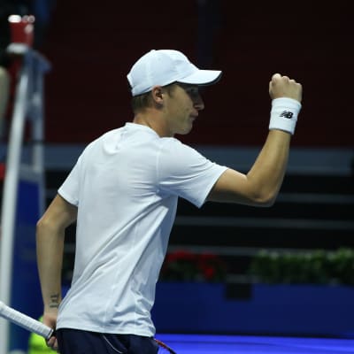 Henri Kontinen jublar.