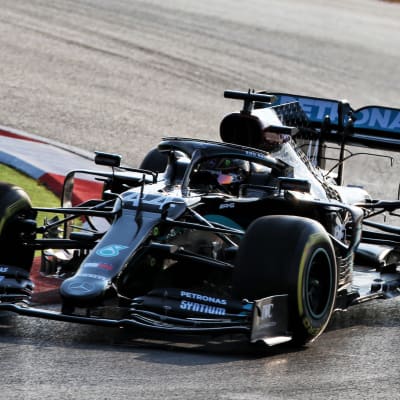 Lewis Hamilton kör i Turkiet.