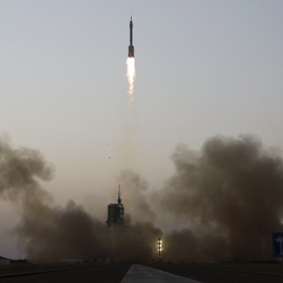 Kinesisk rymdraket skjuts upp från Jiuquan i China den 17 oktober 2016.