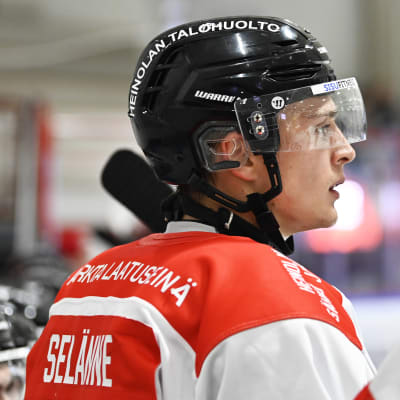 Eetu Selänne pelasi päättyneellä kaudella Heinolan Peliitoissa.