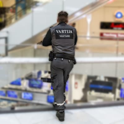 Säkerhetsvakt i köpcenter