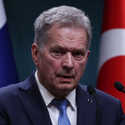 President Sauli Niinistö håller presskonferens i Ankara.