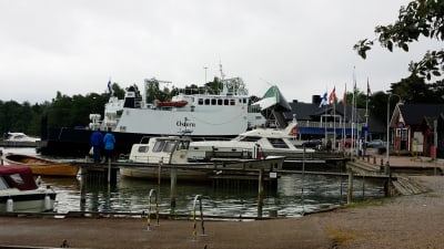 M/s Östern tar besökaren till Själö.