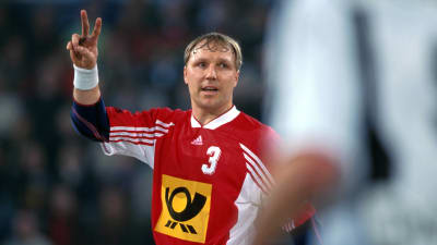 Mikael Källman spelar i Tusem Essen säsongen 1998/1999.