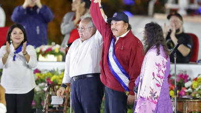 Nicaraguas president firar valseger 