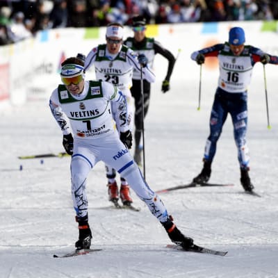 Eero Hirvonen spurtar på upploppet