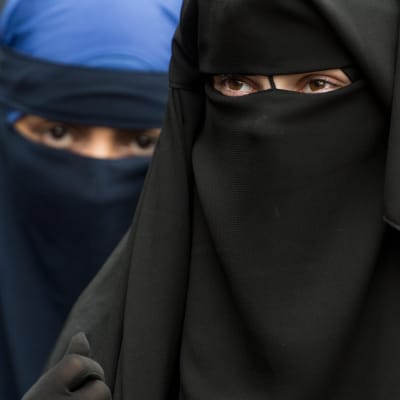 Kvinnor i niqab.