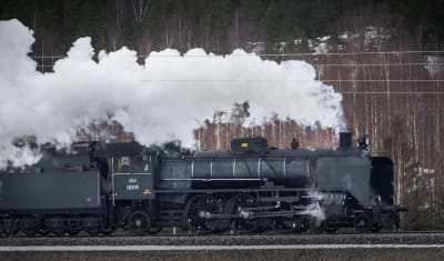 Ånglok på sträckan Helsingfors–Kouvola den 25 mars 2023.