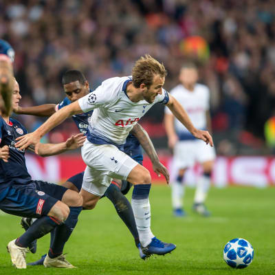 Harry Kane gjorde två mål mot PSV i Champions League.