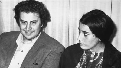 Mikis Theodorakis med hans fru Myrto Altinoglou.