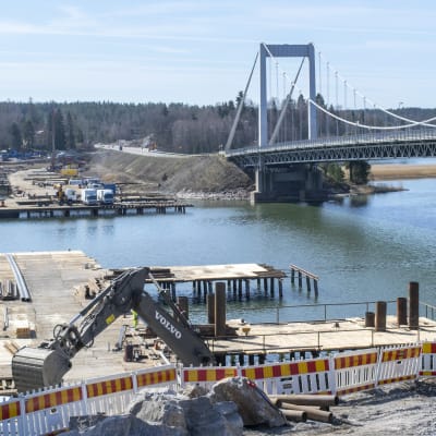 Brobygget intill Rävsundsbron i Pargas.