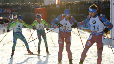 Jämna kamper i stafetten att vänta - bilden från Hochfilzen.
