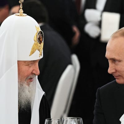 Patriark Kirill samtalar med Rysslands president Vladimir Putin.