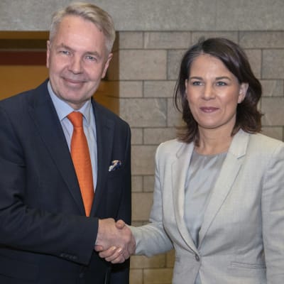 Suomen ja Saksan ulkoministerit tapasivat Helsingissä maanantaina.