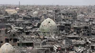 Vy över Mosul i ruiner.