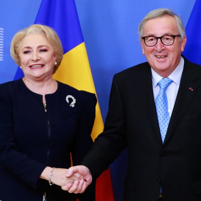 Rumäniens premiärinister Viorica Dancila träffade EU-kommissionens ordförande Jean-Claude Juncker i början av december. Sedermera har Juncker uttryck misstankar om att Rumänien inte är färdigt att ta över som EU-ordförande.