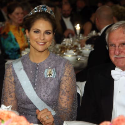Prinsessan Madeleine och vinnaren av Nobelpriset i kemi Paul Modrich vid Nobelbanketten 2015.
