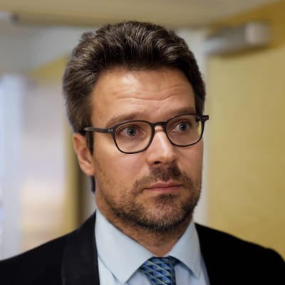 De grönas ordförande Ville Niinistö kommenterar regeringens planer på  konkurrensförbättrande åtgärder för Finland. Den 8 september 2015.