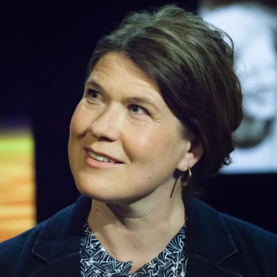Cecilia Sahlgren i tv-studio.