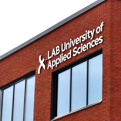 LAB ammattikorkeakoulu Lappeenrannan Skinnarilassa.