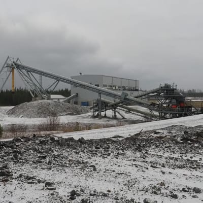 Pampalon kaivoksen tuotantolaitteita ja rakennuksia