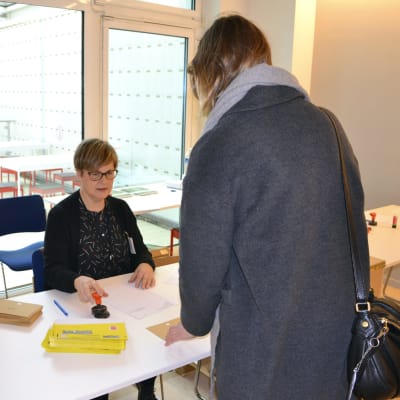 Förhandsröstning i presidentvalet 2018 i Finlands ambassad i Bryssel.