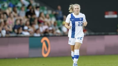 Jutta Rantala spelar fotboll i Åbo.