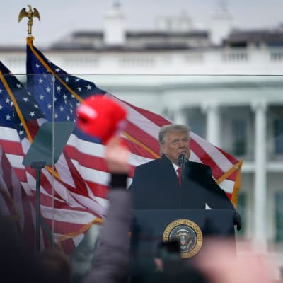 Donald Trump håller tal till sina anhängare 6.1.2021