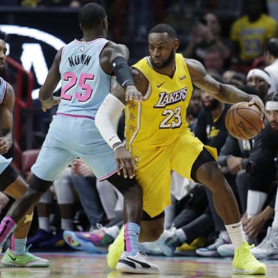LeBron James i farten mot Miami Heat.
