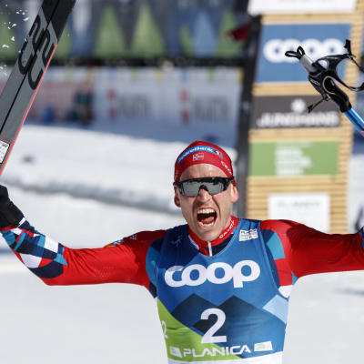 Pål Golberg tuuletti voittoa Planican MM-hiihtojen 50 kilometrillä.