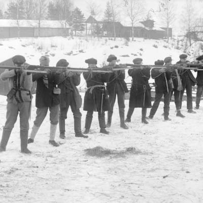 Rödgardister har skjutövningar i Ruovesi, 1918